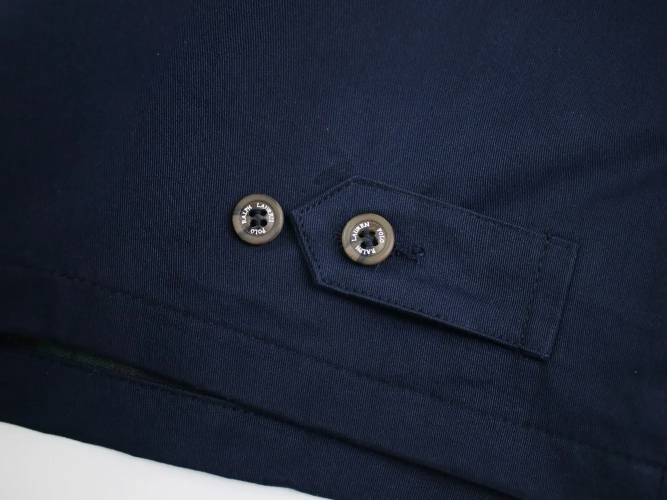 🅿️330 new model number: B129 Ralph Lauren's new 2024 classic old money style stand collar executive zipper jacket 1️⃣Selected from high-quality original developed pure cotton fabrics, with customized plaid lining inside, the overall wearing effect is very soft and comfortable, 2️⃣The workmanship details are perfectly controlled, the chest is exquisitely embroidered with small logos, and the dropped shoulders are made of splicing technology to create a unique design style that highlights your personality! The version is simple but not simple! 3️⃣ Complete with tag accessories, unisex design, and a very versatile jacket for men and women! Color: black, navy, khaki, green Size: S, M, L, XL